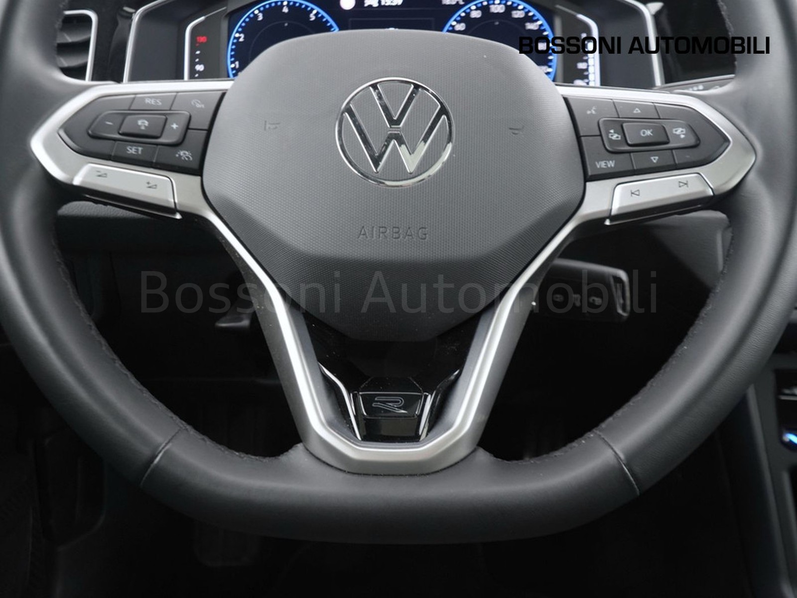 15 - Volkswagen Taigo 1.0 tsi 115cv r-line