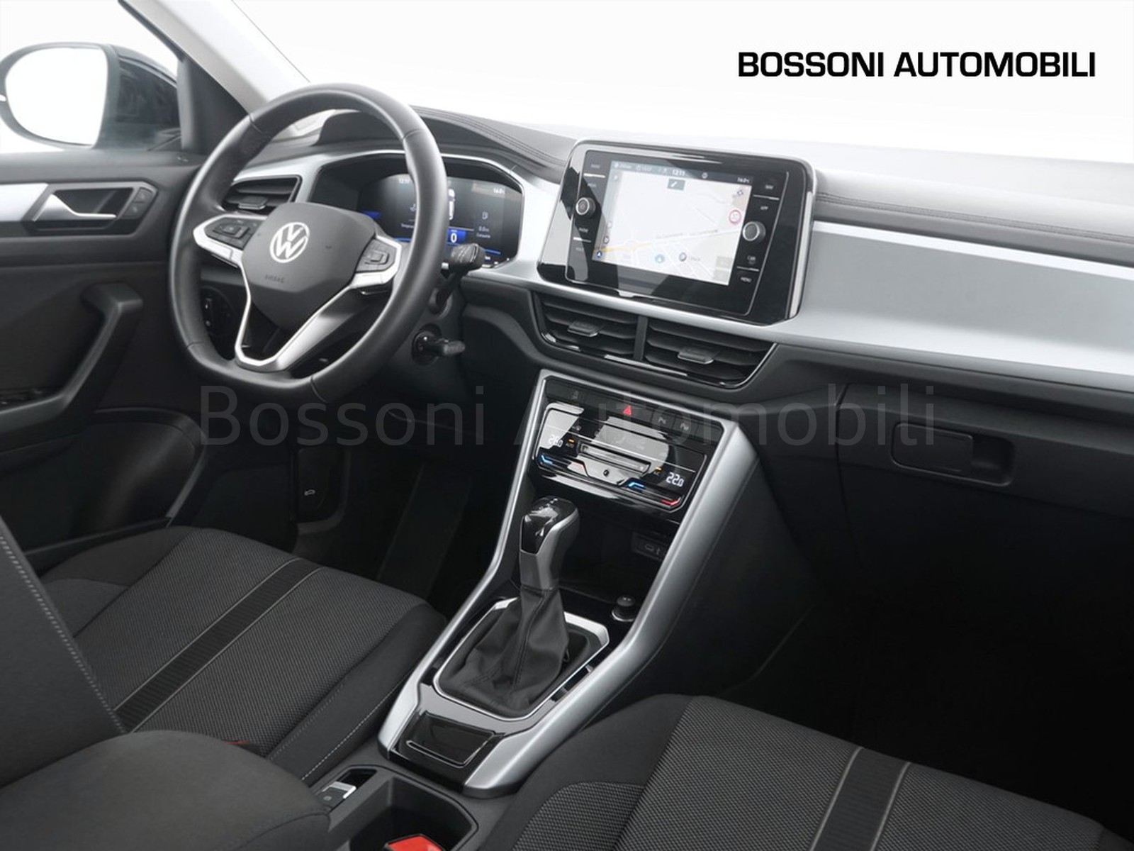 6 - Volkswagen T-Roc 1.5 tsi act life dsg