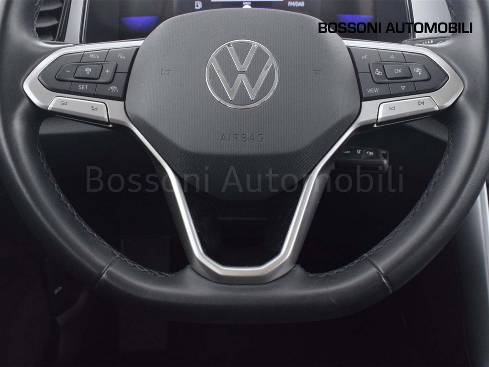 15 - Volkswagen T-Roc 1.5 tsi act life dsg