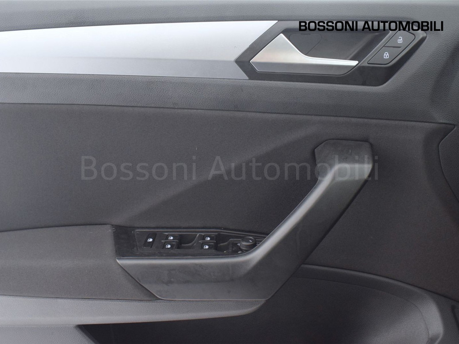 17 - Volkswagen T-Roc 2.0 tdi scr 115cv life