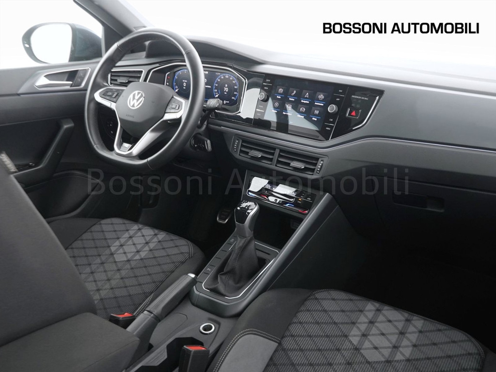 6 - Volkswagen Taigo 1.0 tsi 115cv r-line