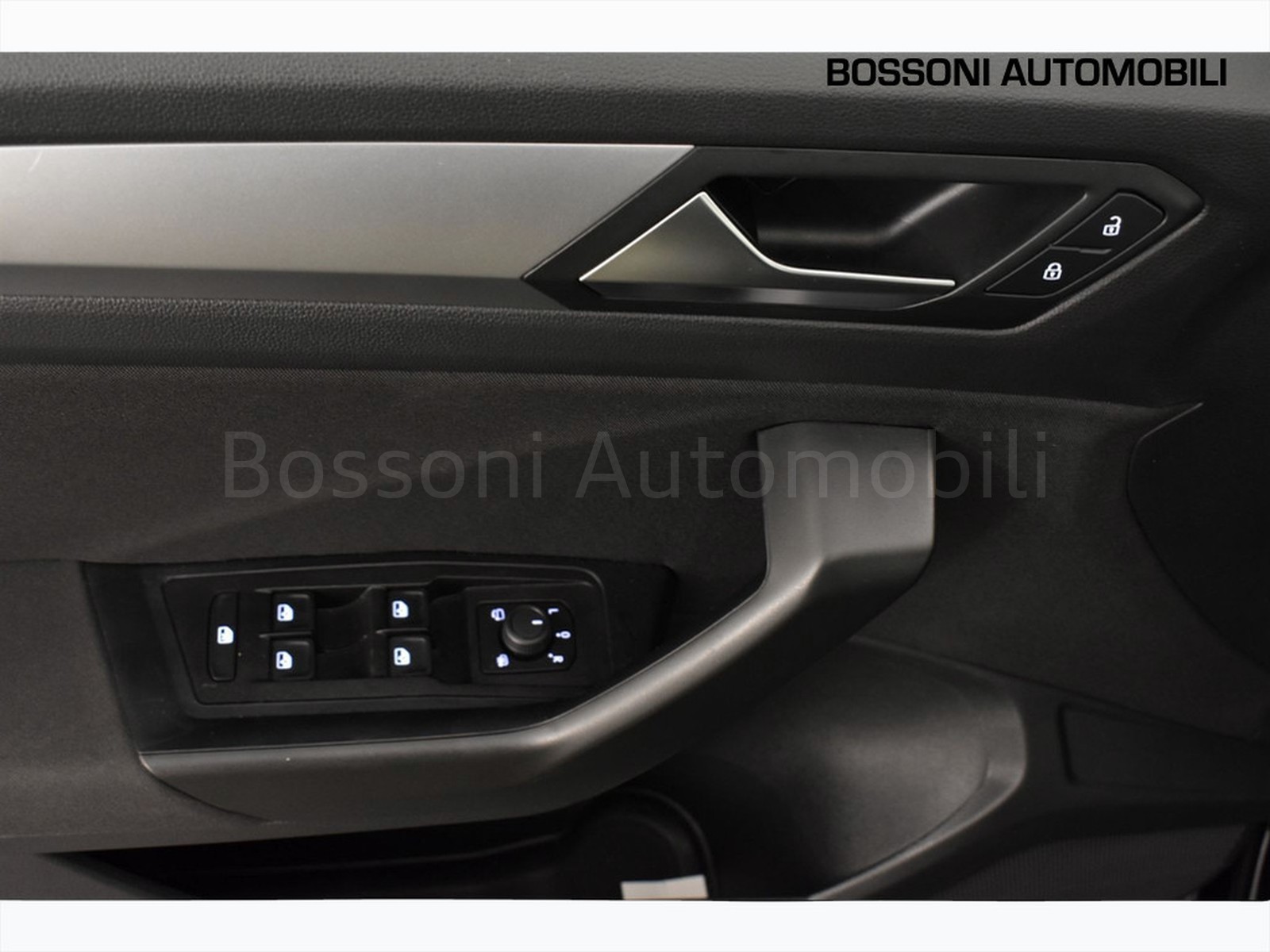 16 - Volkswagen T-Roc 1.5 tsi act life dsg