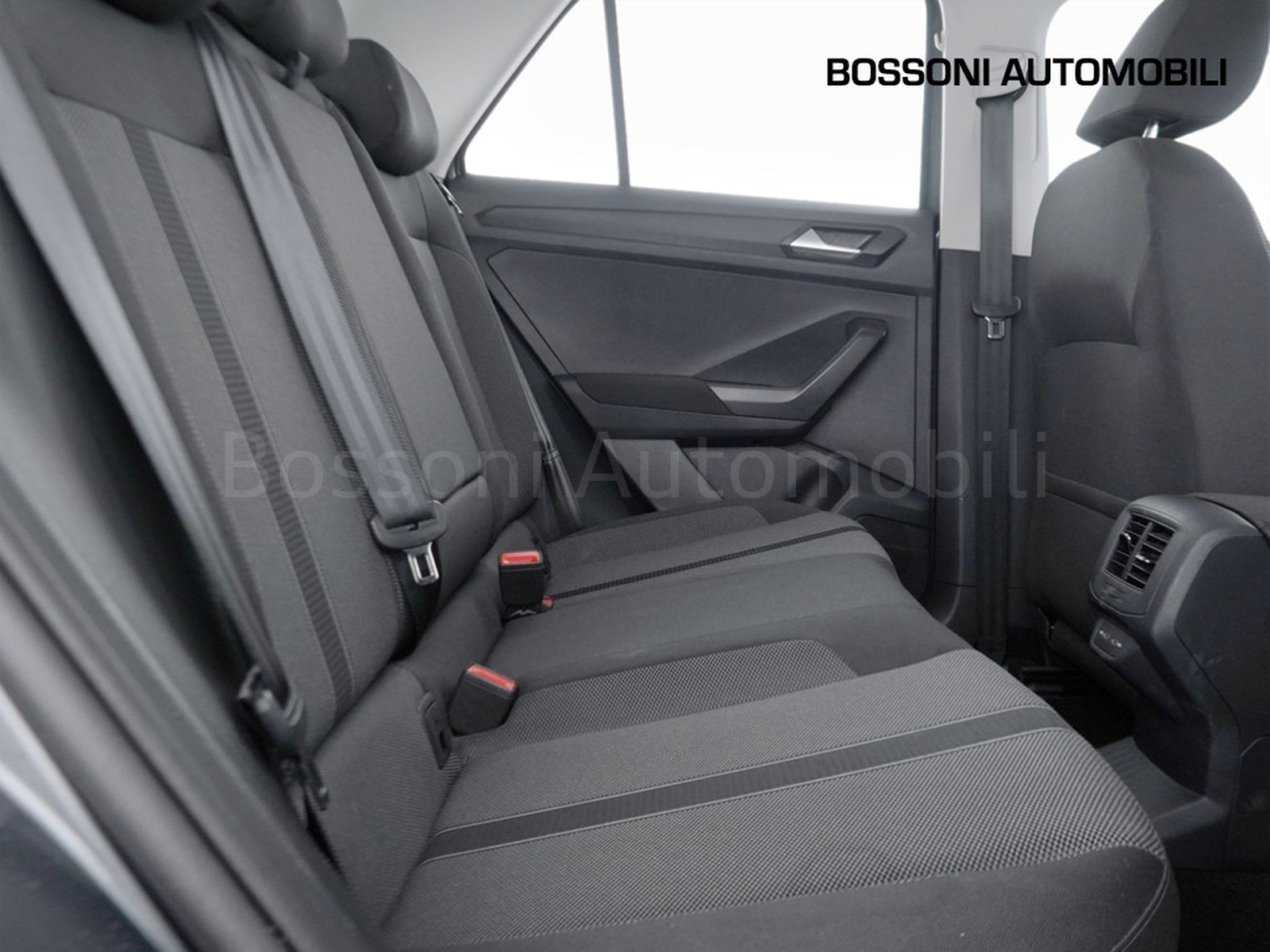 9 - Volkswagen T-Roc 2.0 tdi scr 150cv life dsg