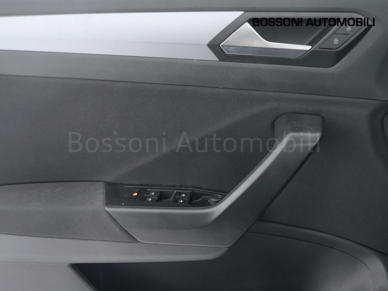 17 - Volkswagen T-Roc 2.0 tdi scr 150cv life dsg