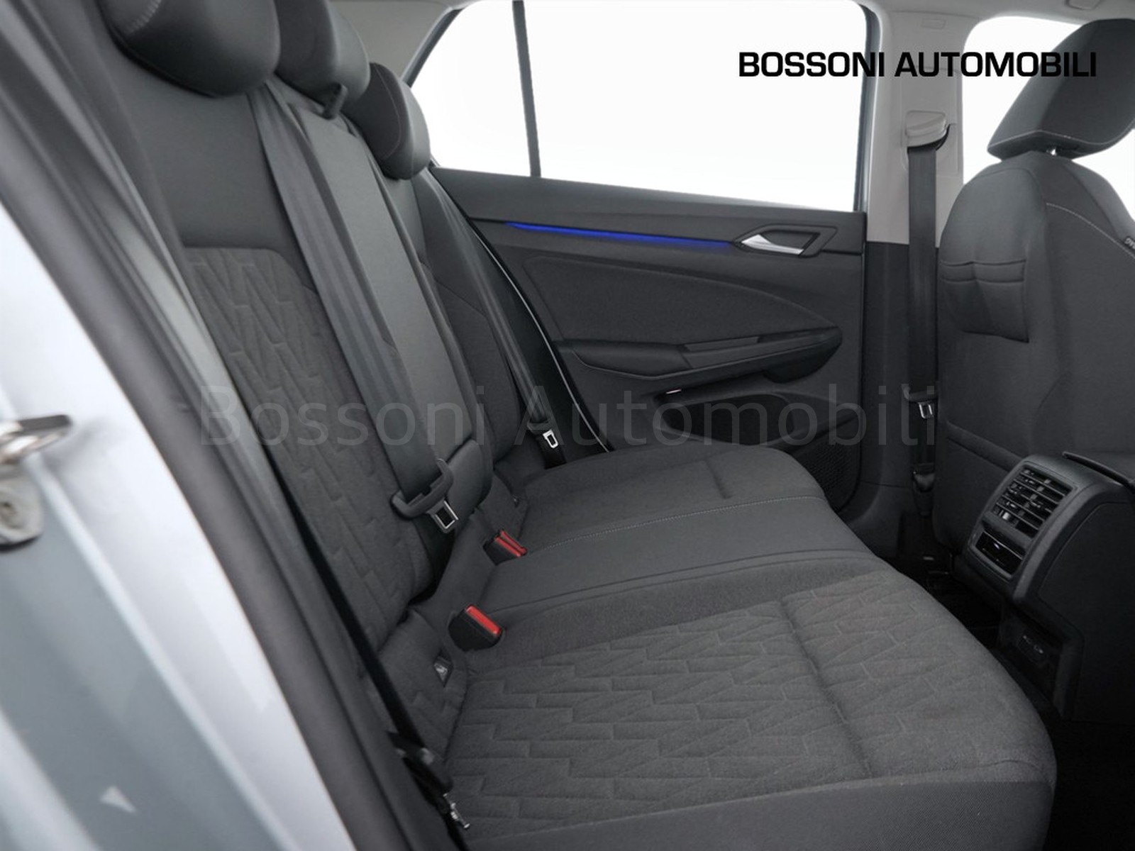 9 - Volkswagen Golf 2.0 tdi scr 115cv life