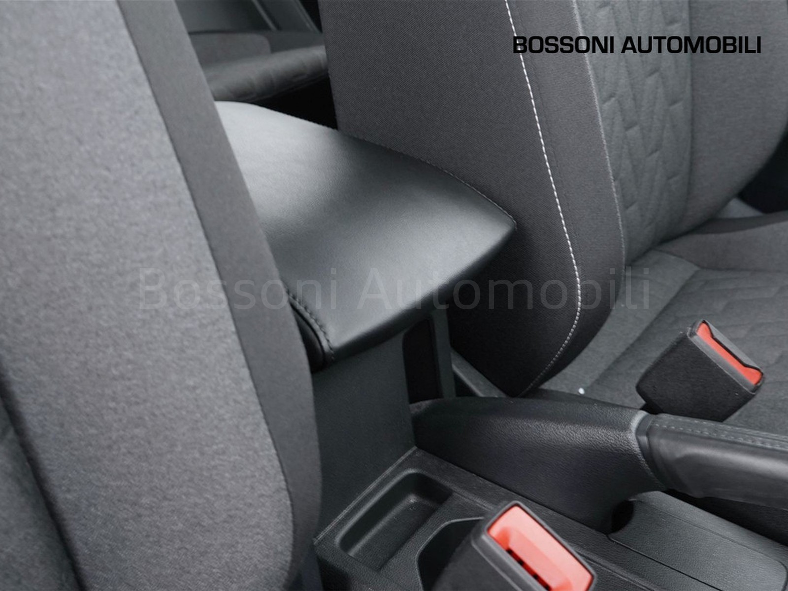 18 - Volkswagen T-Cross 1.0 tsi 115cv life dsg