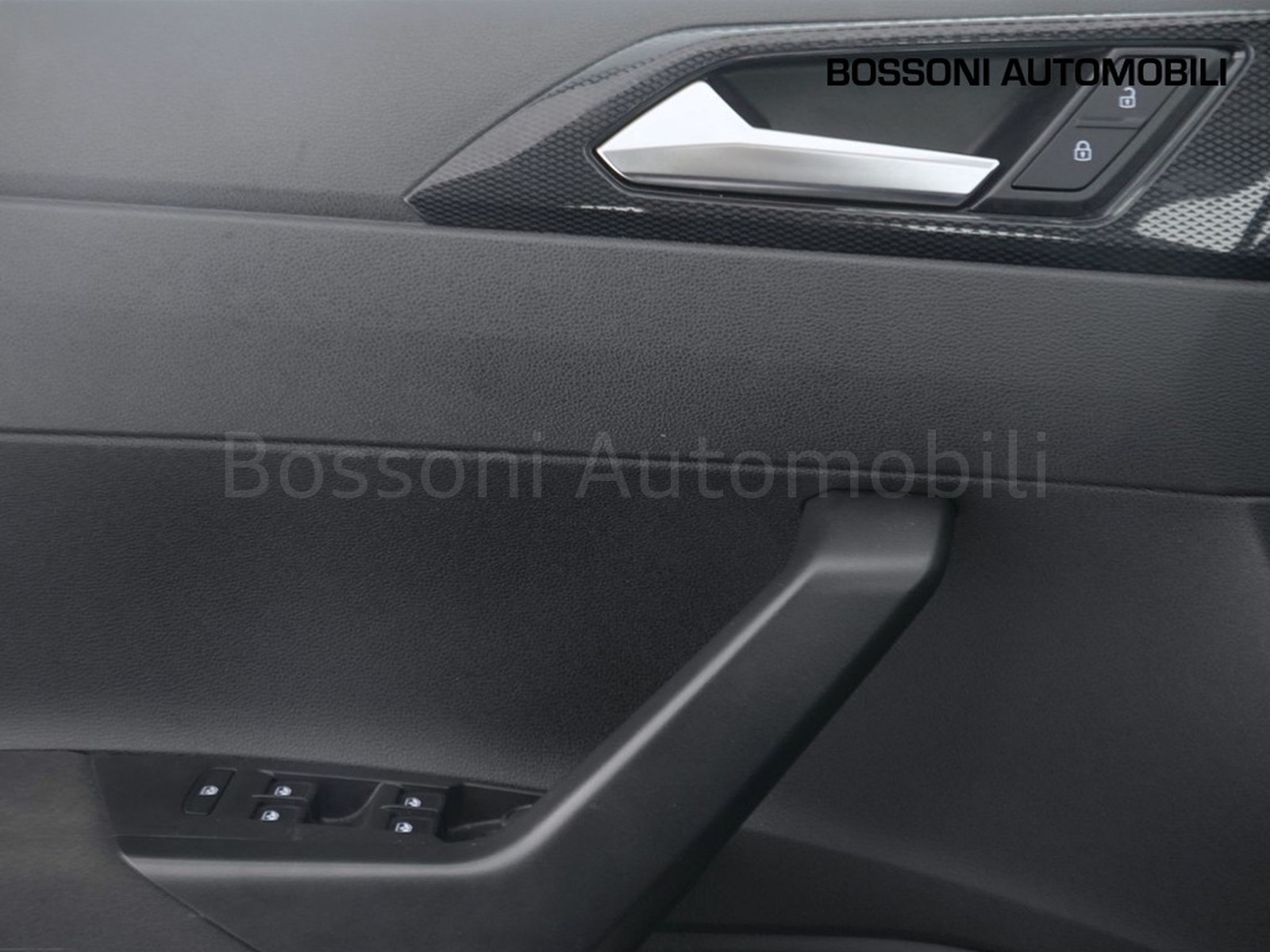 17 - Volkswagen Taigo 1.0 tsi 115cv life