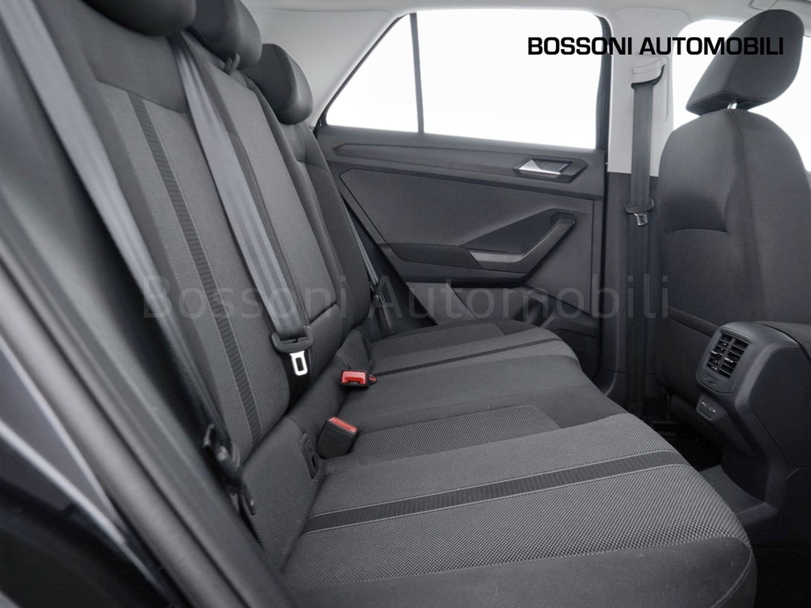 9 - Volkswagen T-Roc 2.0 tdi scr 150cv life dsg