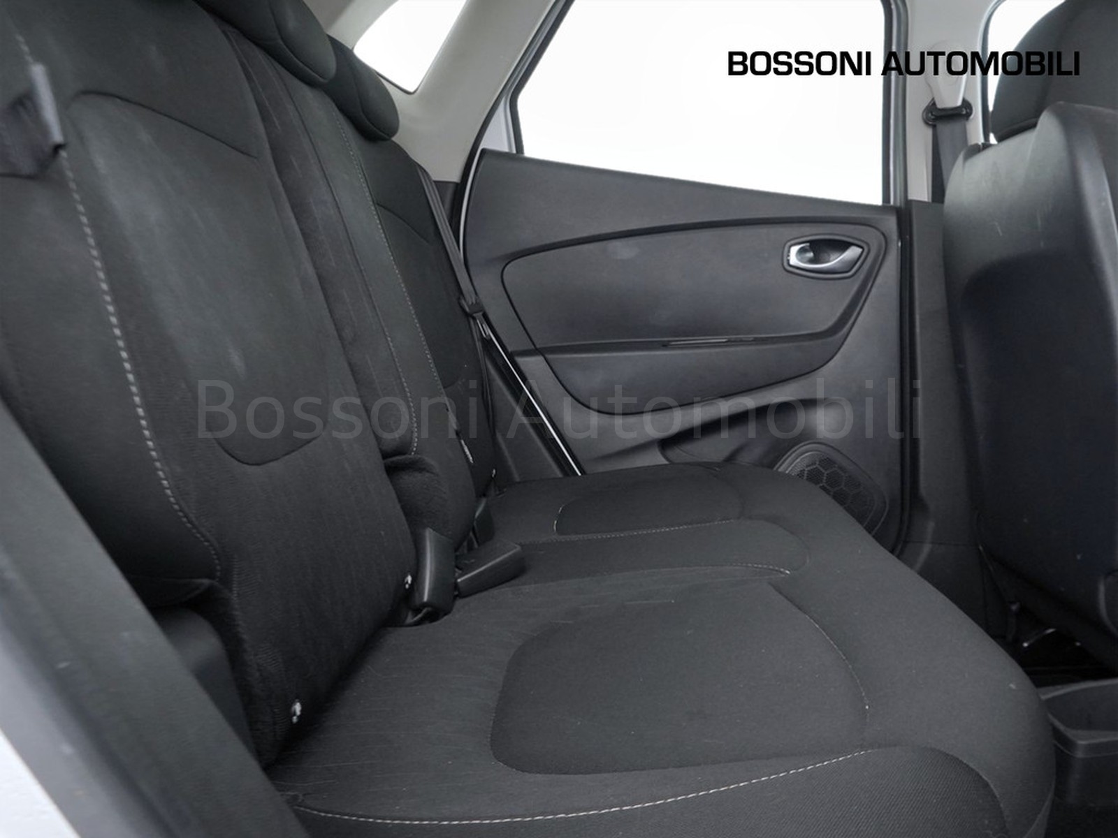 9 - Renault Captur 0.9 tce 90cv business e6d