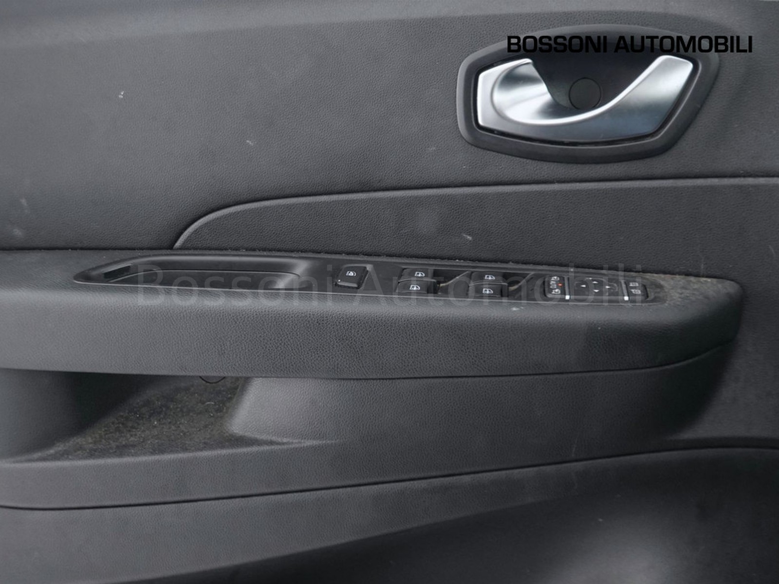 17 - Renault Captur 0.9 tce 90cv business e6d