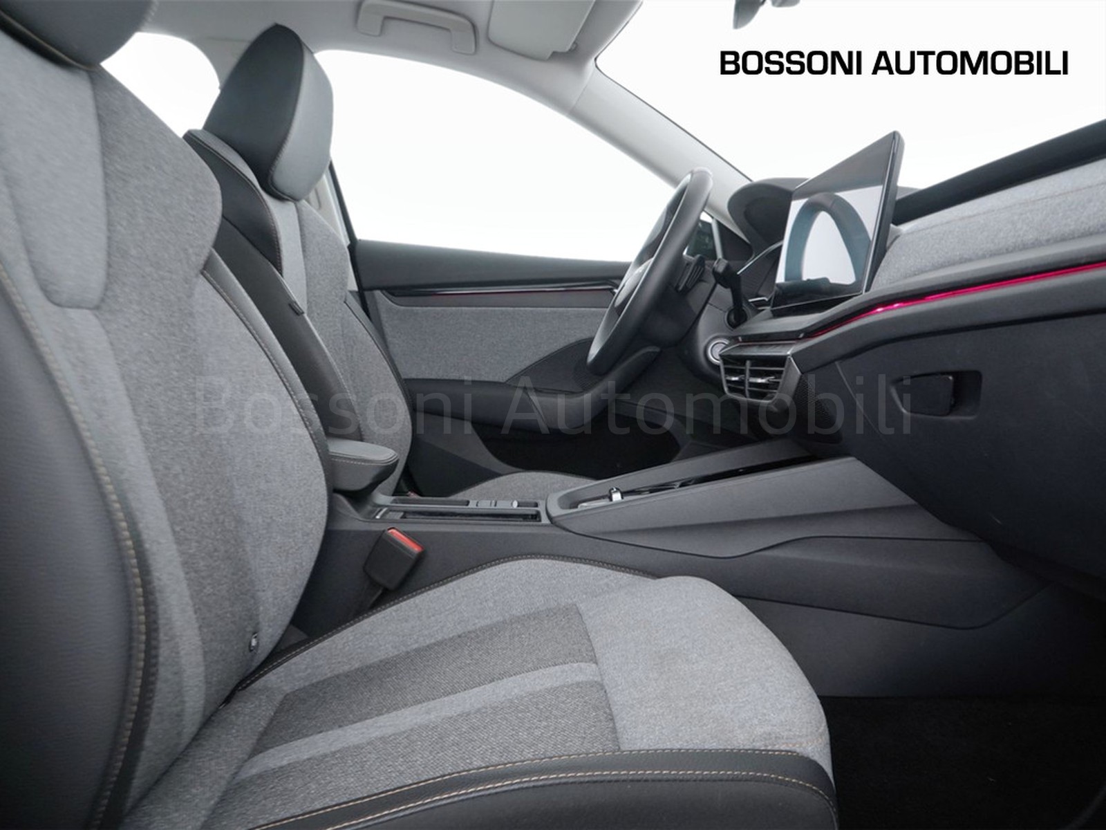 8 - Skoda Octavia wagon 2.0 tdi 150cv executive dsg