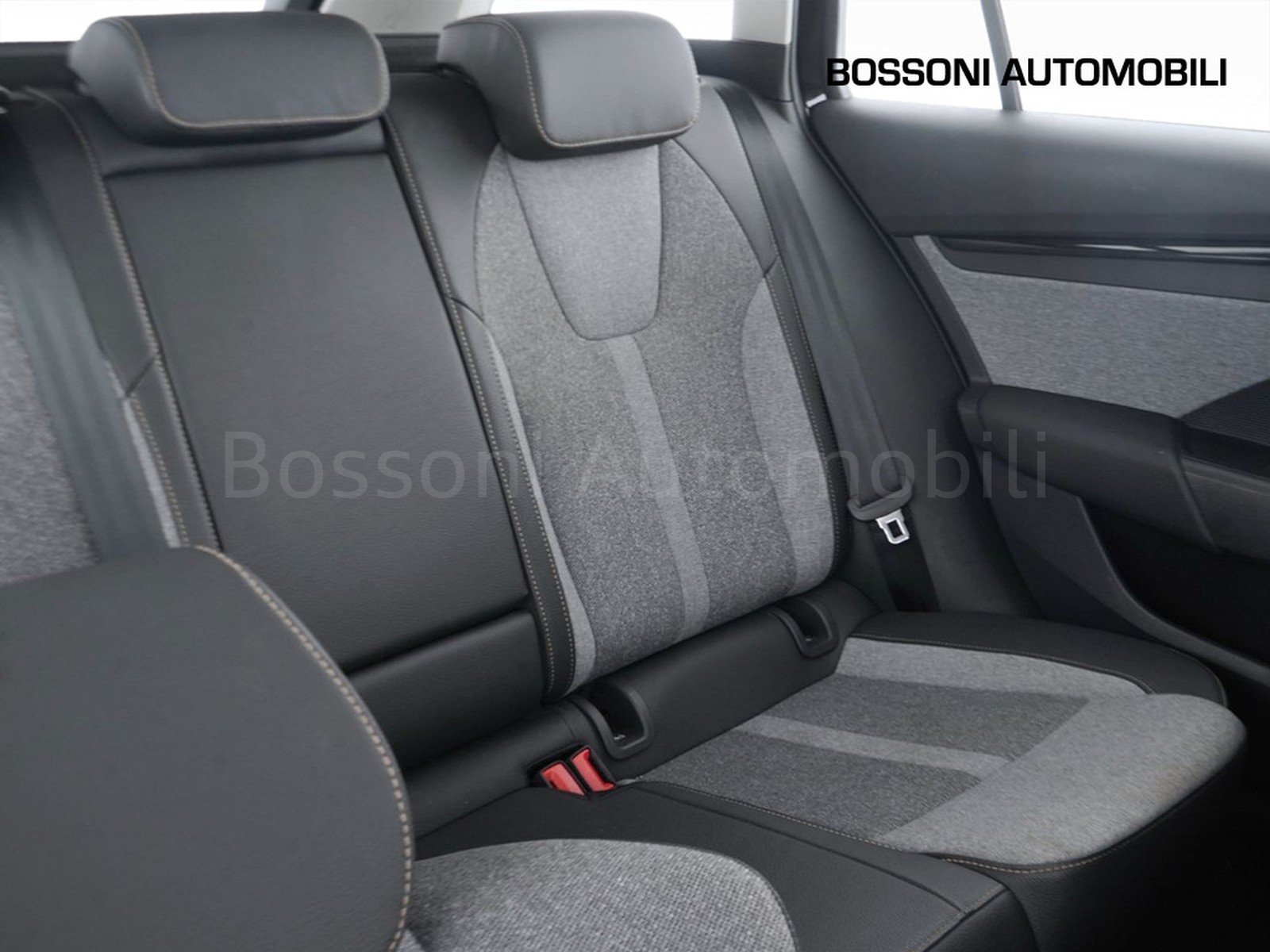 22 - Skoda Octavia wagon 2.0 tdi 150cv executive dsg