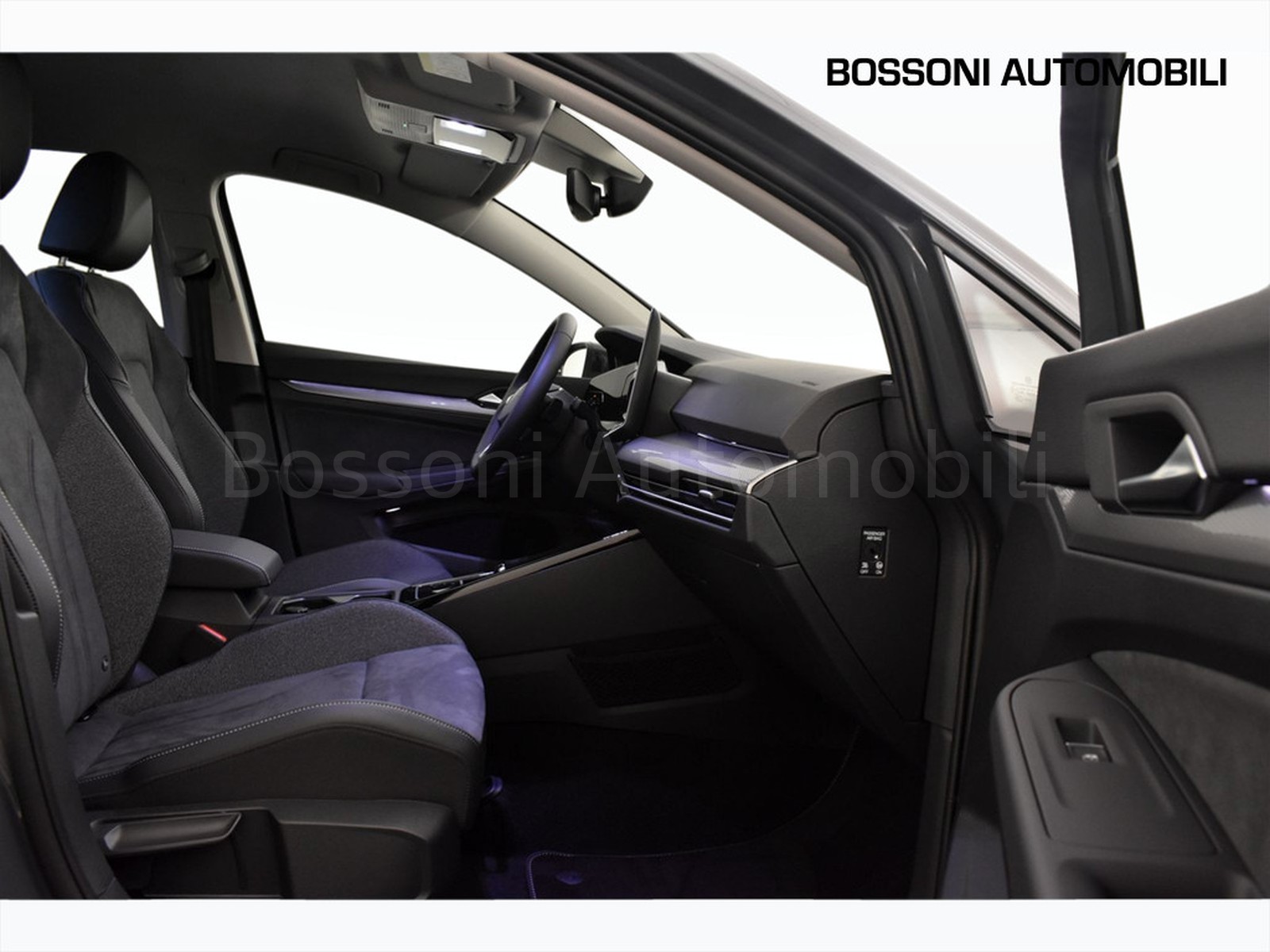 8 - Volkswagen Golf 1.5 tsi ehybrid 204cv style dsg