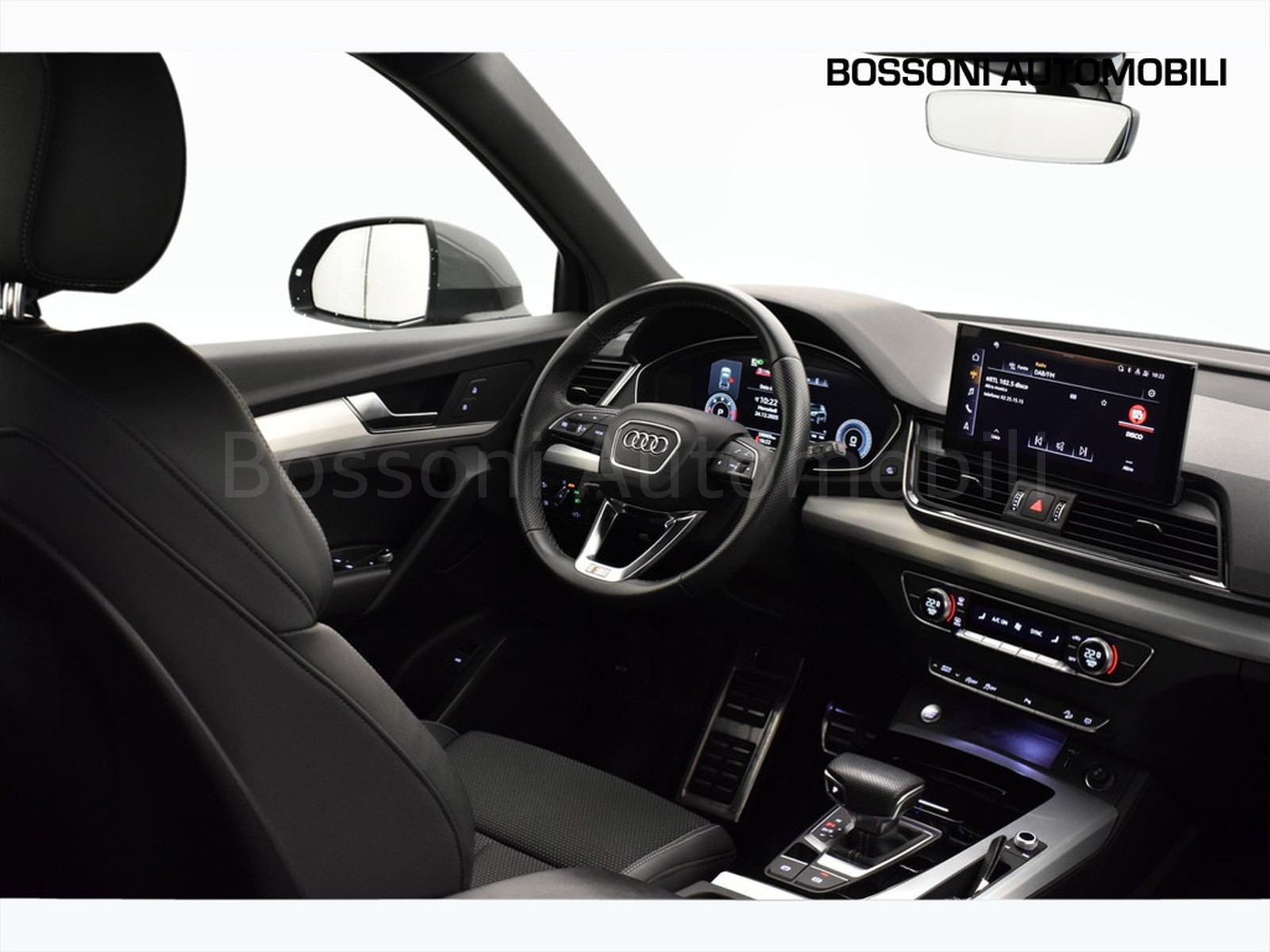 4 - Audi Q5 sportback 40 2.0 tdi mhev 12v s line plus quattro s tronic