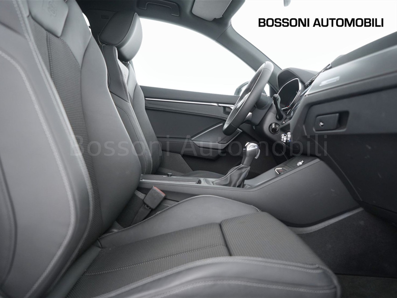 16 - Audi Q3 35 2.0 tdi s line edition s tronic