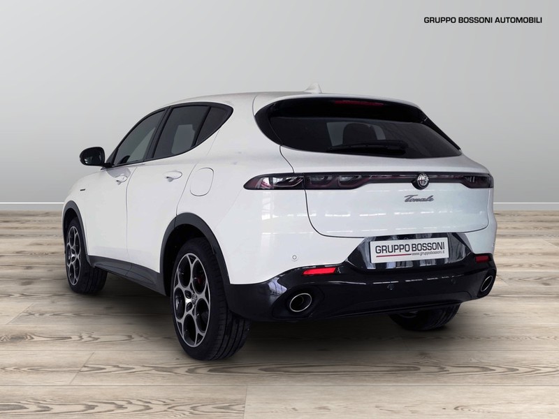 7 - Alfa Romeo Tonale 1.3 plug in hybrid 280cv veloce q4 at6