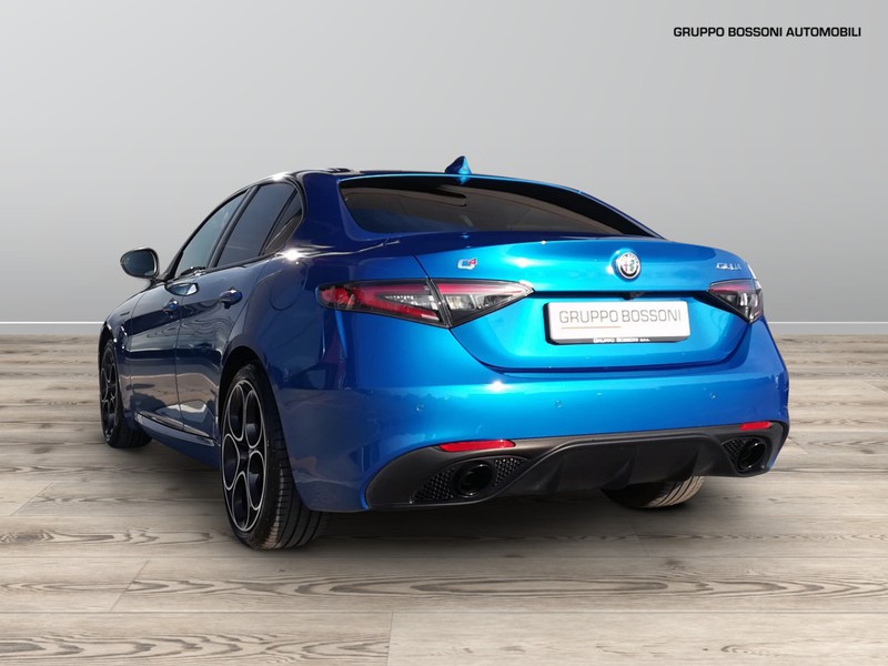 7 - Alfa Romeo Giulia 2.2 turbo 210cv competizione q4 at8