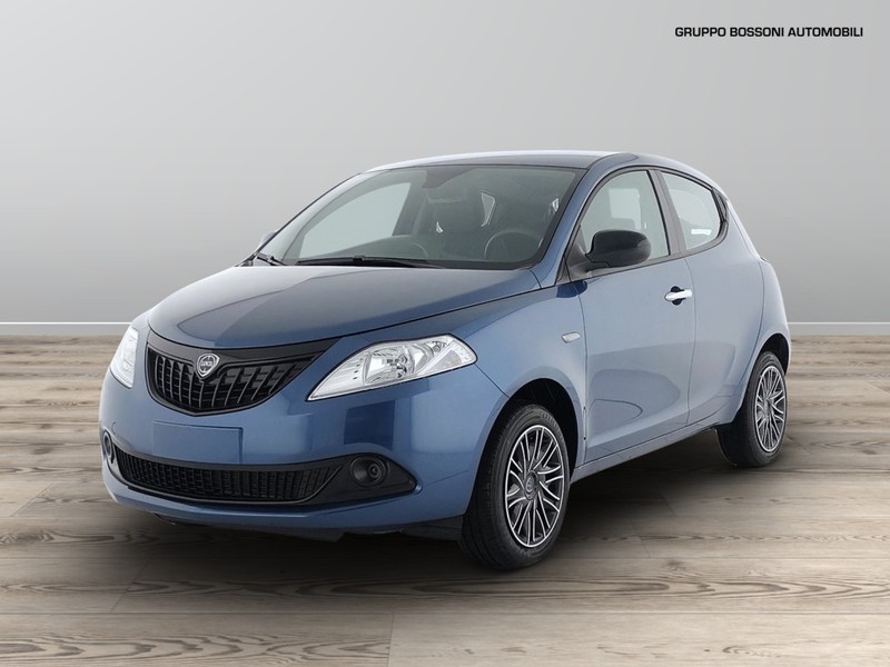 1 - Lancia Ypsilon 1.0 firefly hybrid 70cv oro