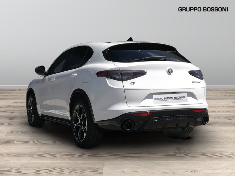 7 - Alfa Romeo Stelvio 2.2 turbo 210cv veloce q4 at8