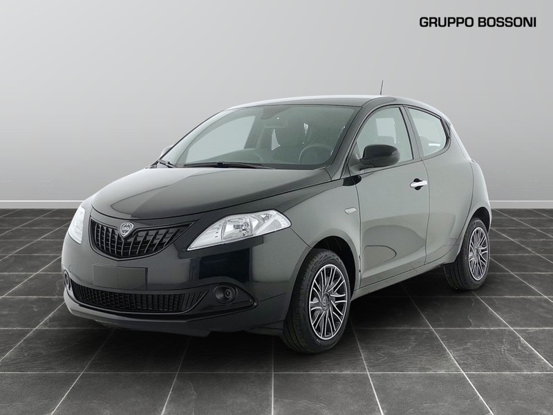 1 - Lancia Ypsilon 1.0 firefly hybrid 70cv oro