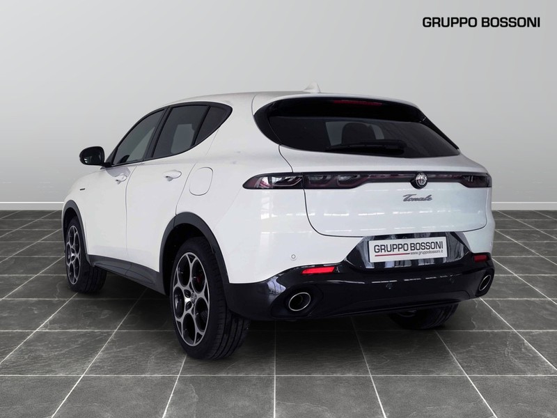 7 - Alfa Romeo Tonale 1.3 plug in hybrid 280cv veloce q4 at6