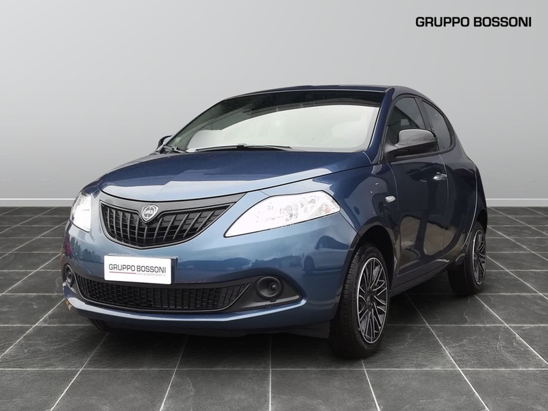 1 - Lancia Ypsilon 1.0 firefly hybrid 70cv oro s&s