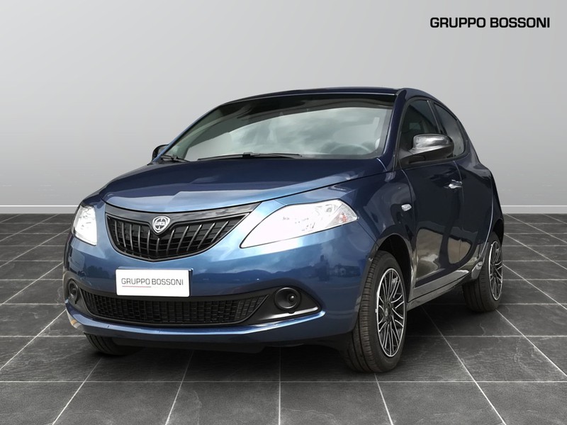 1 - Lancia Ypsilon 1.0 firefly hybrid 70cv oro s&s