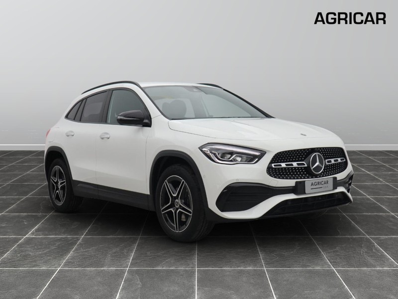 1 - Mercedes GLA 250 e plug in hybrid (e eq-power) premium 8g-dct