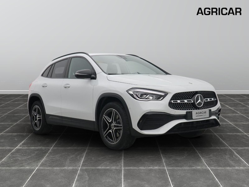 1 - Mercedes GLA 250 e plug in hybrid (e eq-power) premium 8g-dct