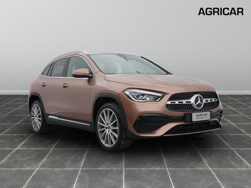 1 - Mercedes GLA 250 e plug in hybrid (e eq-power) premium 8g-dct