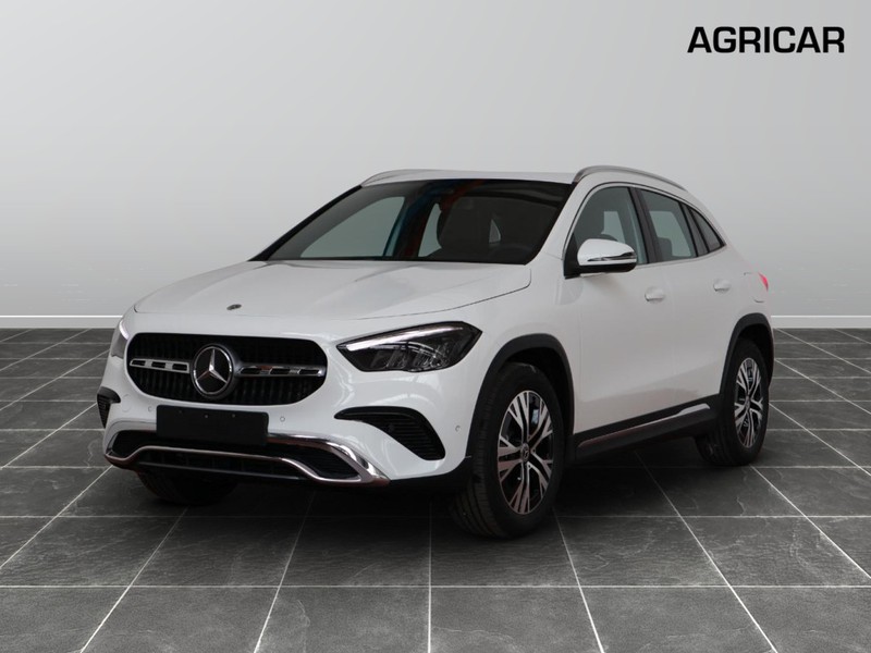 1 - Mercedes GLA 180 d progressive advanced 8g-dct