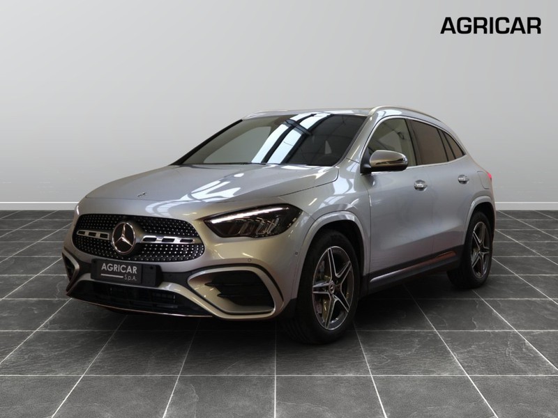 1 - Mercedes GLA 180 amg line premium 7g-dct