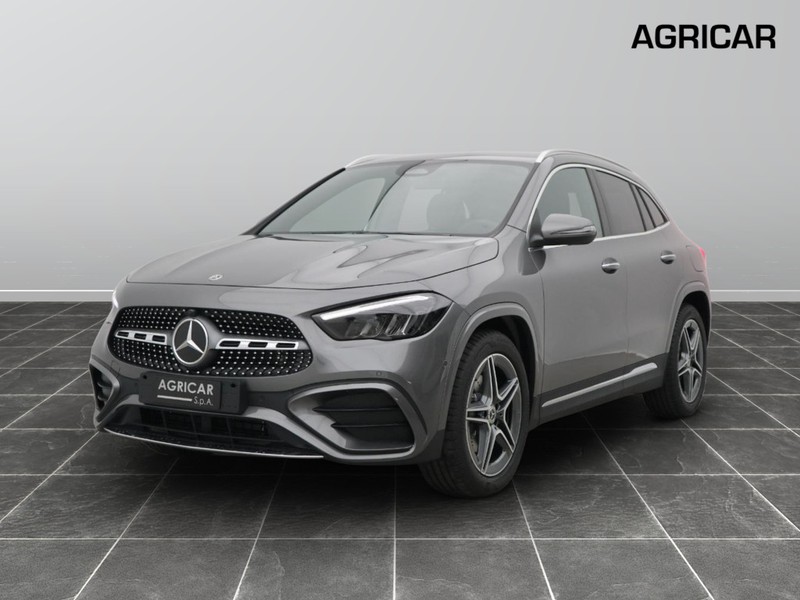 1 - Mercedes GLA 180 amg line premium 7g-dct