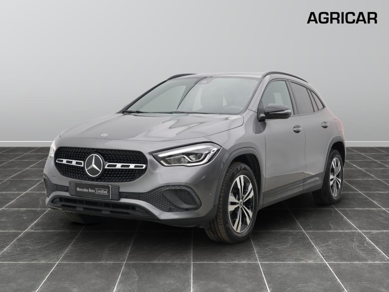 1 - Mercedes GLA 180 d sport 8g-dct