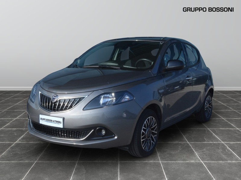 1 - Lancia Ypsilon 1.0 firefly hybrid 70cv platino s&s