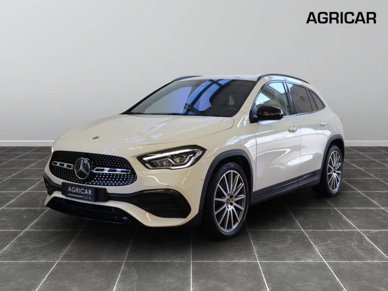 1 - Mercedes GLA 200 d premium 4matic 8g-dct