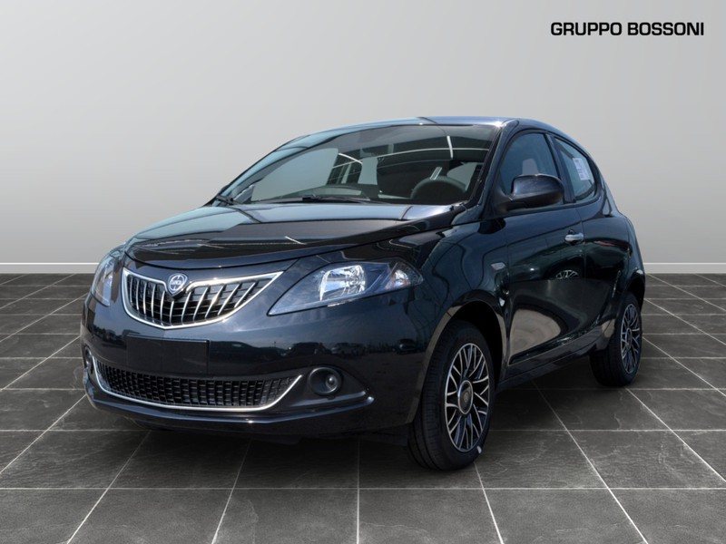 1 - Lancia Ypsilon 1.0 firefly hybrid 70cv platino s&s