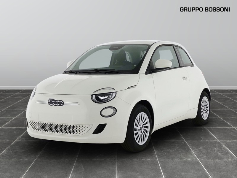 1 - Fiat 500 500e 42 kwh