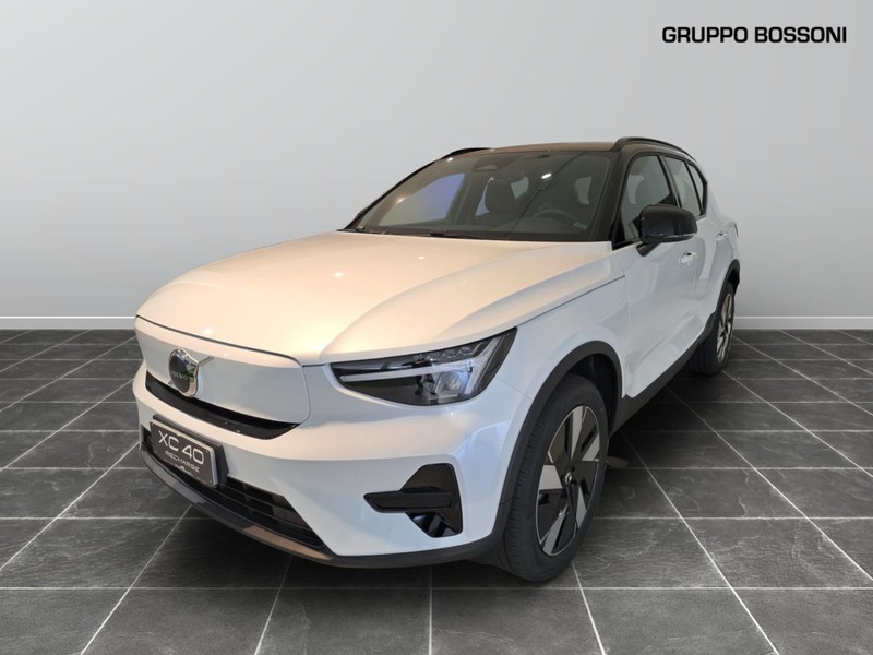 1 - Volvo XC40 single motor plus rwd edt