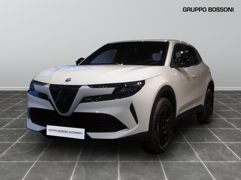 1 - Alfa Romeo Junior 1.2 hybrid 136cv ibrida