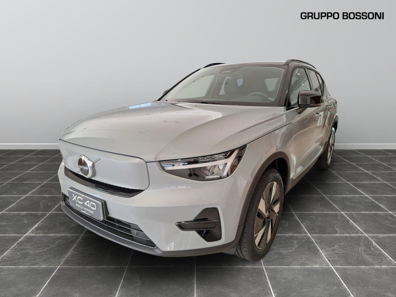 1 - Volvo XC40 single motor extended range plus rwd edt