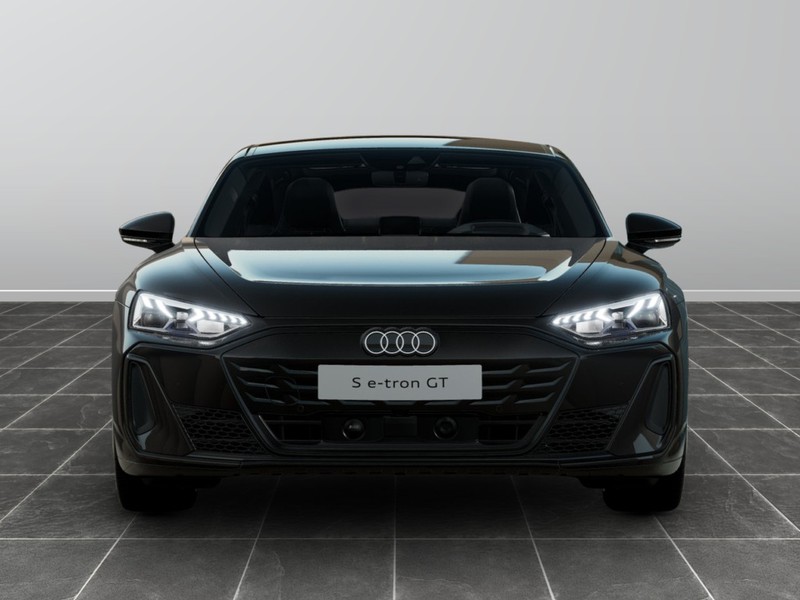 7 - Audi e-tron GT s quattro