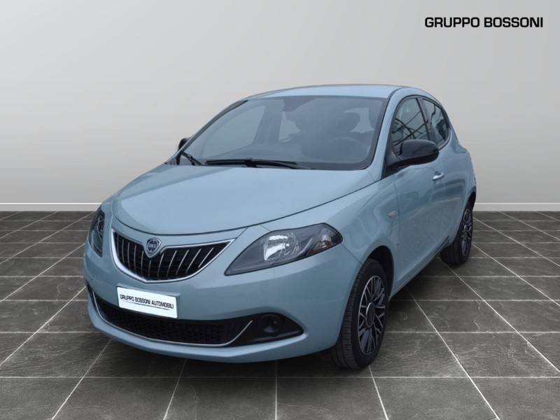 1 - Lancia Ypsilon 1.0 firefly hybrid 70cv platino s&s