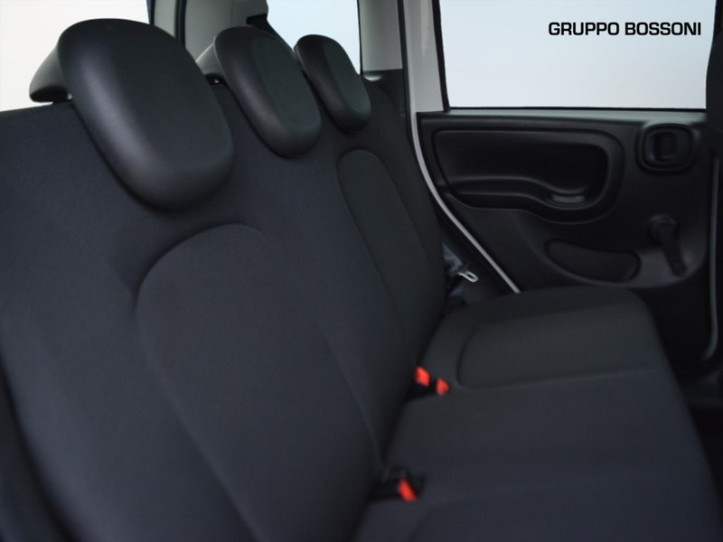 7 - Fiat Panda cross 1.0 firefly hybrid 70cv s&s 5p.ti