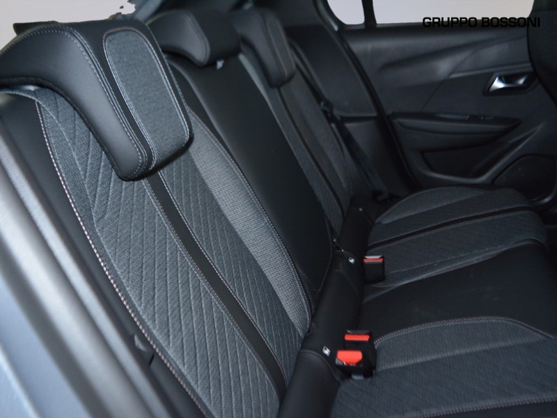 7 - Peugeot 208 1.2 hybrid 48v 100cv allure e-dcs6