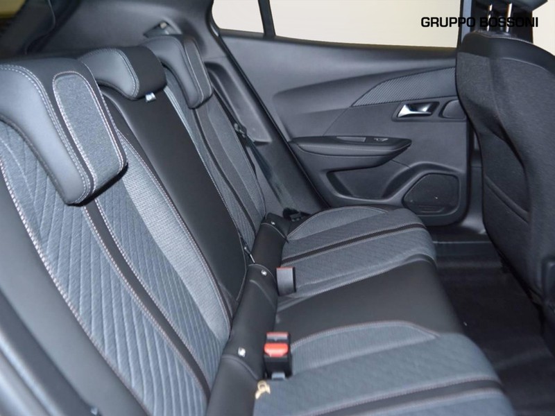 7 - Peugeot 2008 1.2 hybrid 145cv allure e-dcs6