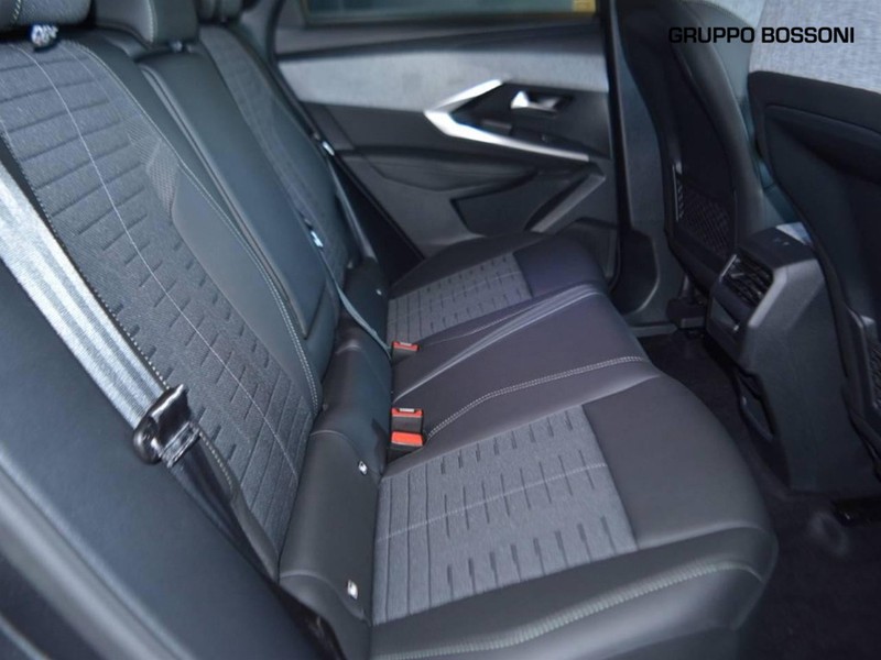 7 - Peugeot 3008 1.2 hybrid 136cv gt e-dcs6
