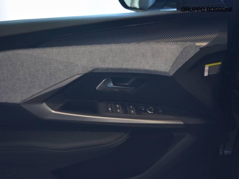 13 - Peugeot 3008 1.2 hybrid 136cv gt e-dcs6