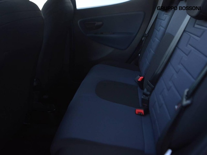 7 - Lancia Ypsilon 1.0 firefly hybrid 70cv platino s&s