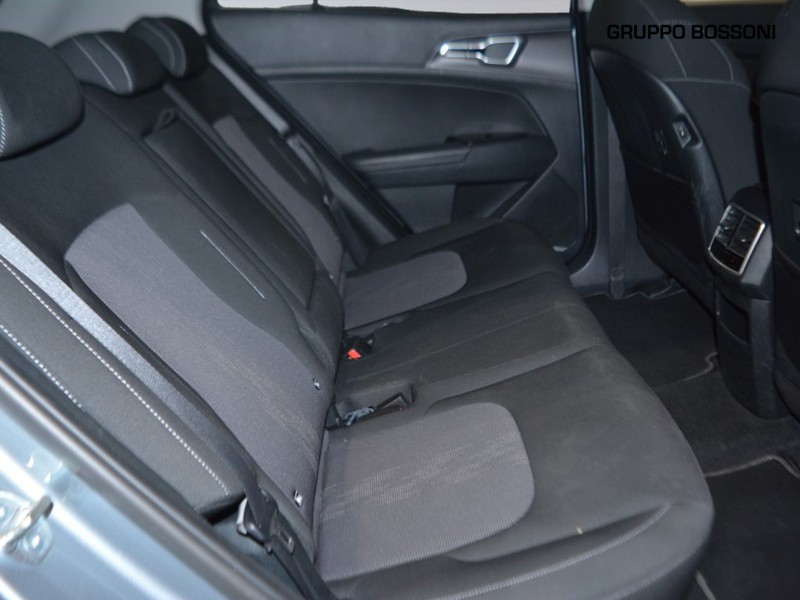 7 - Kia Sportage 1.6 t-gdi phev style awd at6